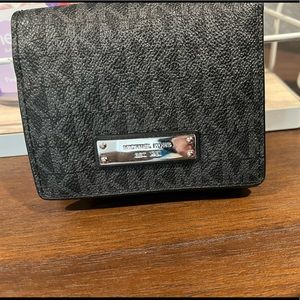 Michaels kors wallet
